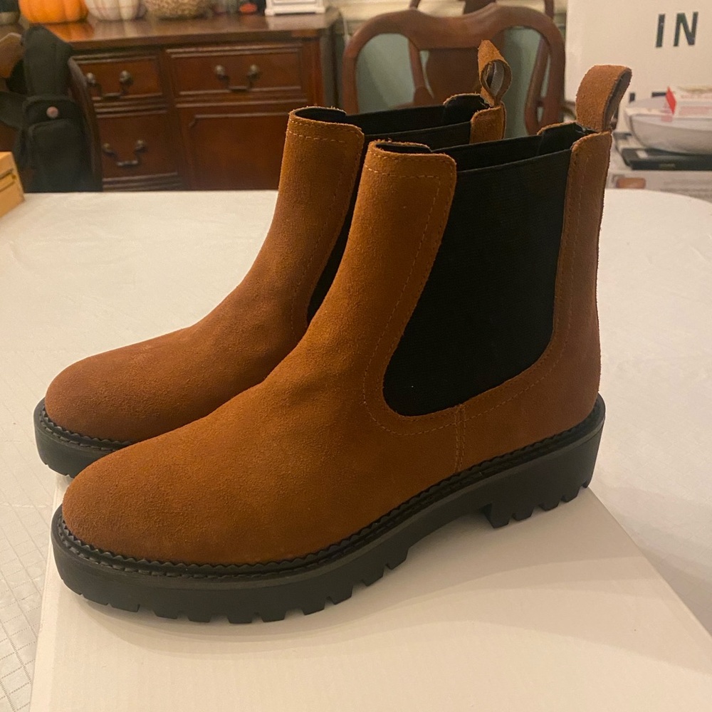 NEW! Caslon Brown and Black Heeled Boots Women’s Size 7 M